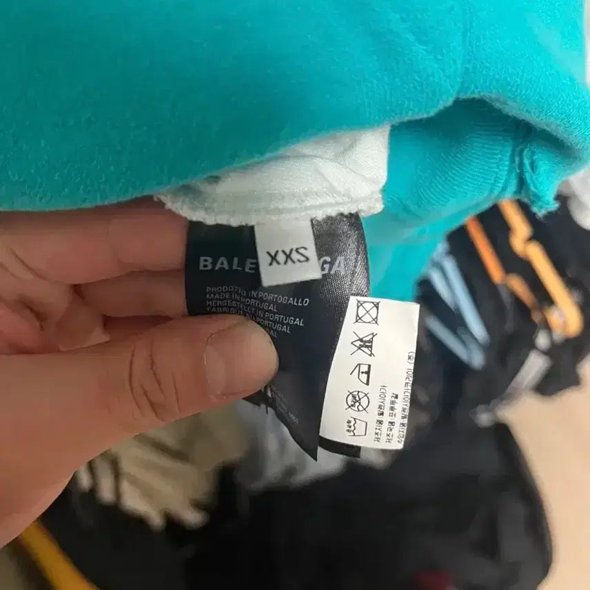 [BUNJANG] Balenciaga Distroyed Hoodie XXS / 발렌시아가 디스트로이드 후드 xxs