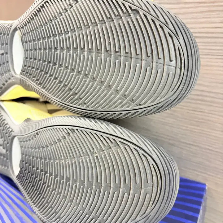 [BUNJANG] New Balance Kawhi 4 Gray Day Sneakers / 뉴발란스 카와이 4 그레이데이 D 275