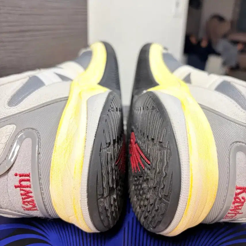 [BUNJANG] New Balance Kawhi 4 Gray Day Sneakers / 뉴발란스 카와이 4 그레이데이 D 275