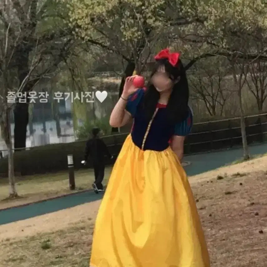 [BUNJANG] Snow White Dress for Graduation Photoshoot / (진짜예쁨. 퀄리티1등) 백설공주 드레스 디즈니 웨딩 졸업사진 대여 졸사