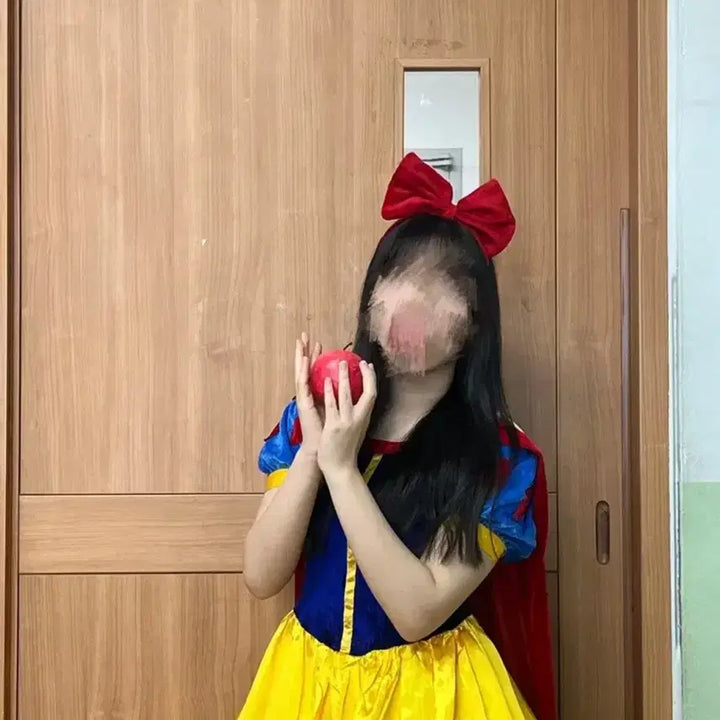[BUNJANG] Snow White Dress for Graduation Photoshoot / (진짜예쁨. 퀄리티1등) 백설공주 드레스 디즈니 웨딩 졸업사진 대여 졸사