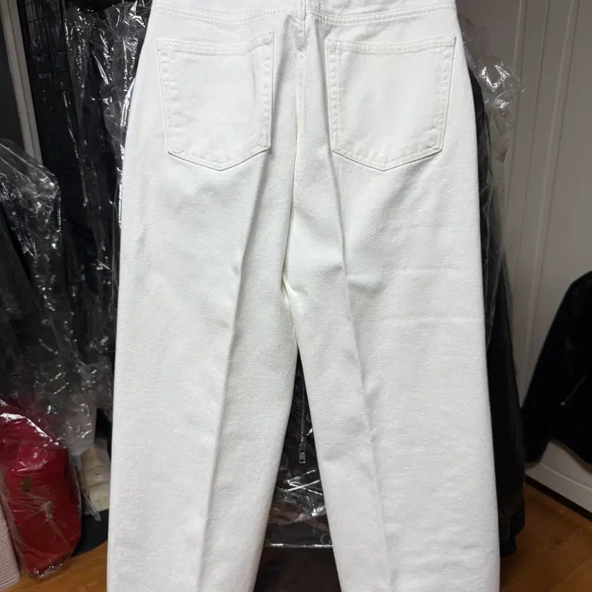 [BUNJANG] In-Laws Florence Washed Two-Tuck Comfort Wide Pants (Off-White, 28) / 인로우스 - 피렌체 워싱 투턱 컴폴트 와이드 (오프화이트/28)
