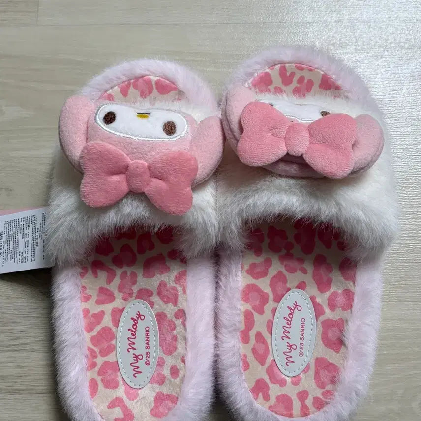 [BUNJANG] Sanrio My Melody Winter Fur Slippers / 산리오 마이멜로디 겨울  털 슬리퍼 핑크 새상품 240~250