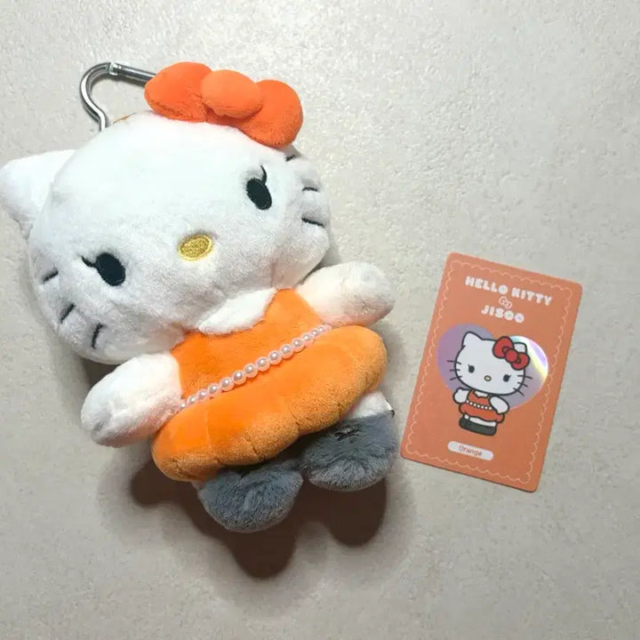 [BUNJANG] Hello Kitty x Jisoo Orange Collaboration Keyring / 헬로키티X지수 콜라보 오렌지색 키