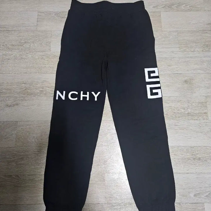 [BUNJANG] Givenchy Jogger Training Pants (L) / 지방시 트레이닝 바지