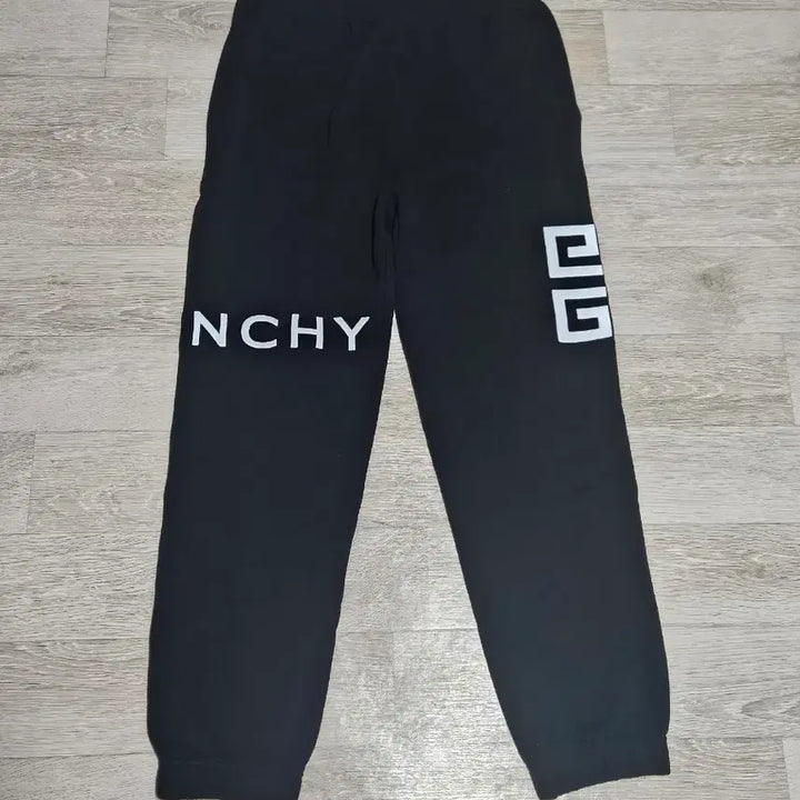[BUNJANG] Givenchy Jogger Training Pants (L) / 지방시 트레이닝 바지