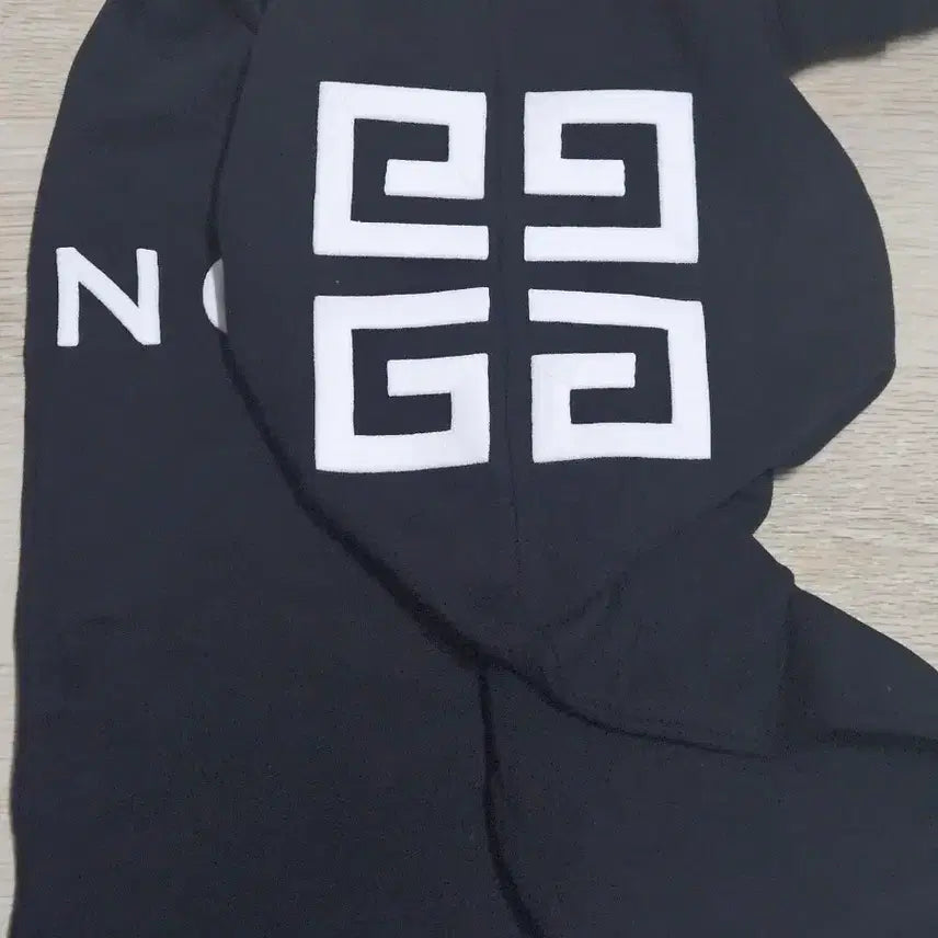 [BUNJANG] Givenchy Jogger Training Pants (L) / 지방시 트레이닝 바지
