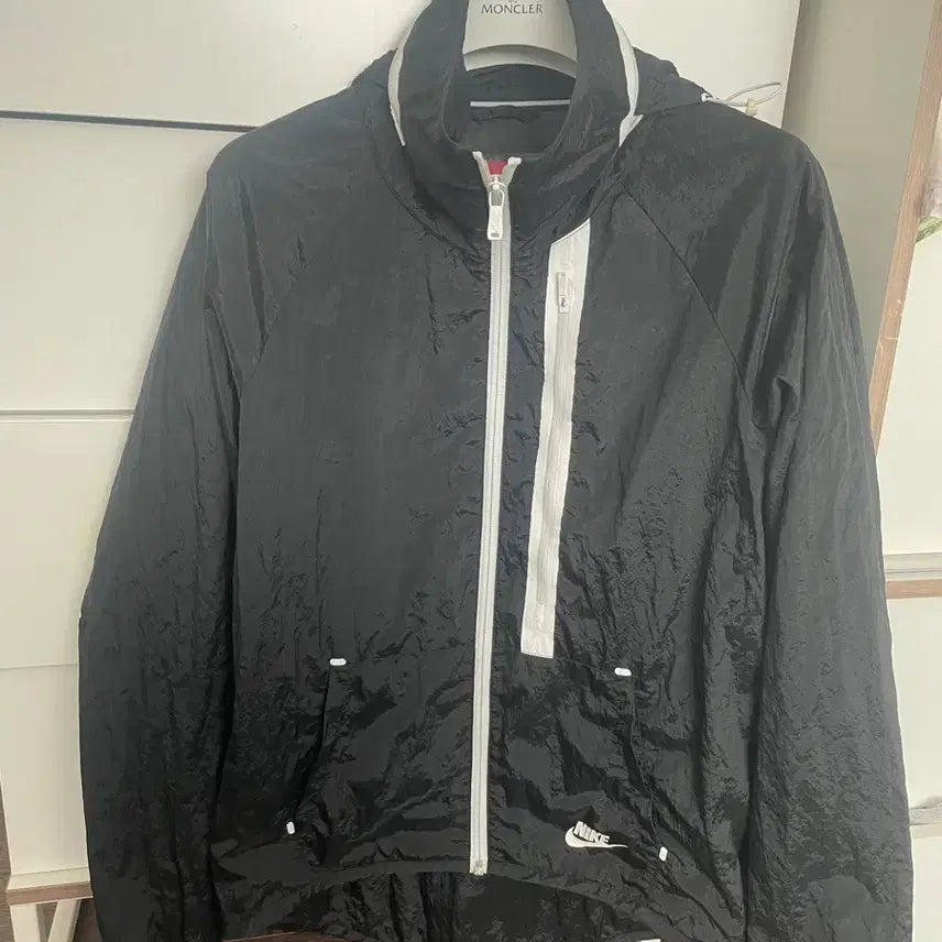 [BUNJANG] Nike Lightweight Windbreaker Jacket (Black, 85) / 나이키 홑겹 바람막이 블랙85