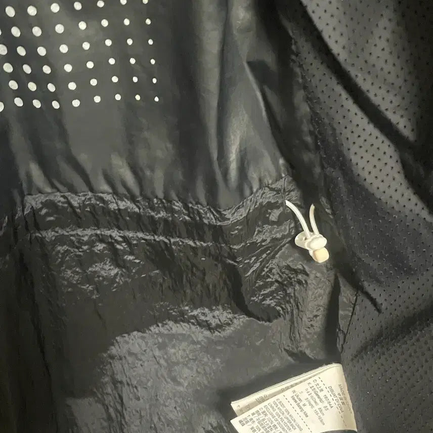 [BUNJANG] Nike Lightweight Windbreaker Jacket (Black, 85) / 나이키 홑겹 바람막이 블랙85
