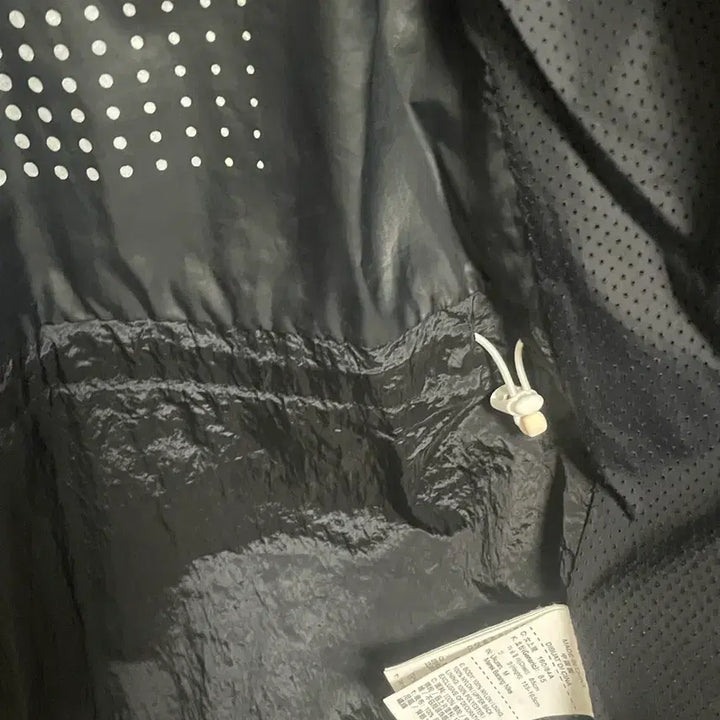 [BUNJANG] Nike Lightweight Windbreaker Jacket (Black, 85) / 나이키 홑겹 바람막이 블랙85