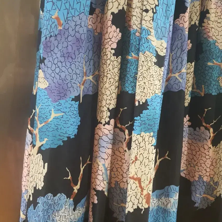 [BUNJANG] Floral Pattern Black Long Skirt / 플라워 패턴 블랙 롱 스커트55~66