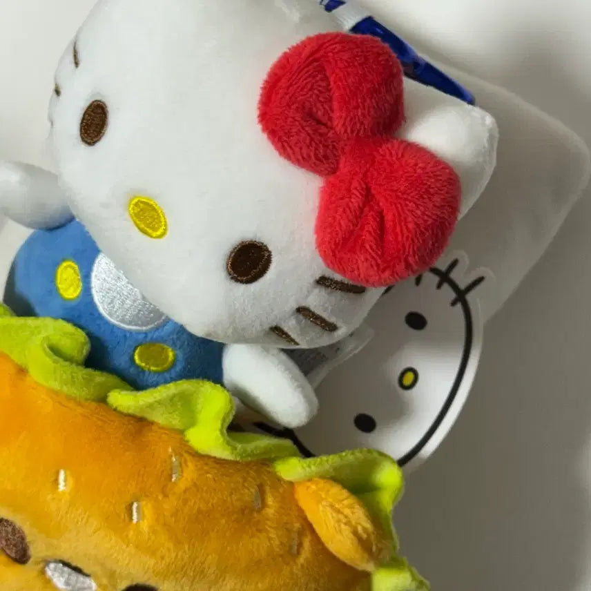 [BUNJANG] Sanrio Hello Kitty Hamburger Doll Keychain / 산리오 헬로키티 햄버거 인형 키링