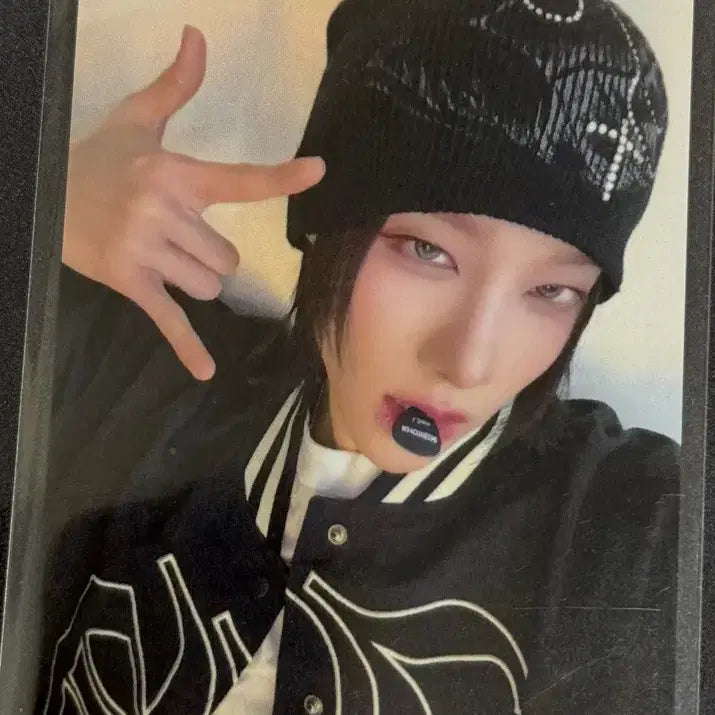 [BUNJANG] XLOV Louis POB Photocard / 엑스러브 (XLOV) 루이 미공포 포카