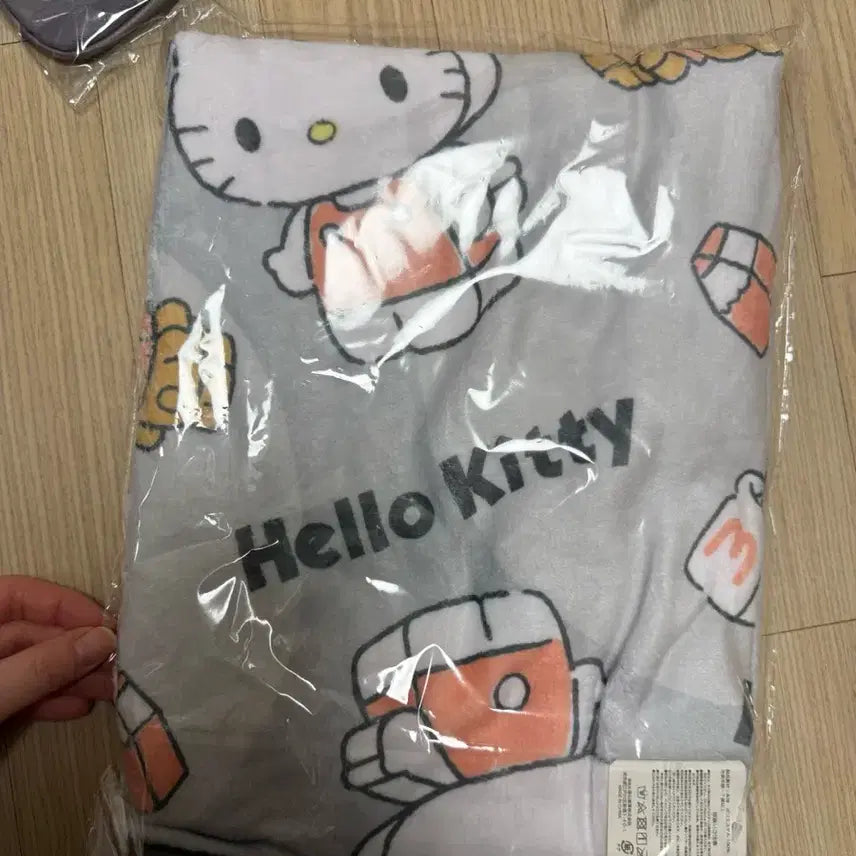 [BUNJANG] Sanrio Hello Kitty Limited Edition Bag Set / 산리오 헬로키티 한정판 가방세트