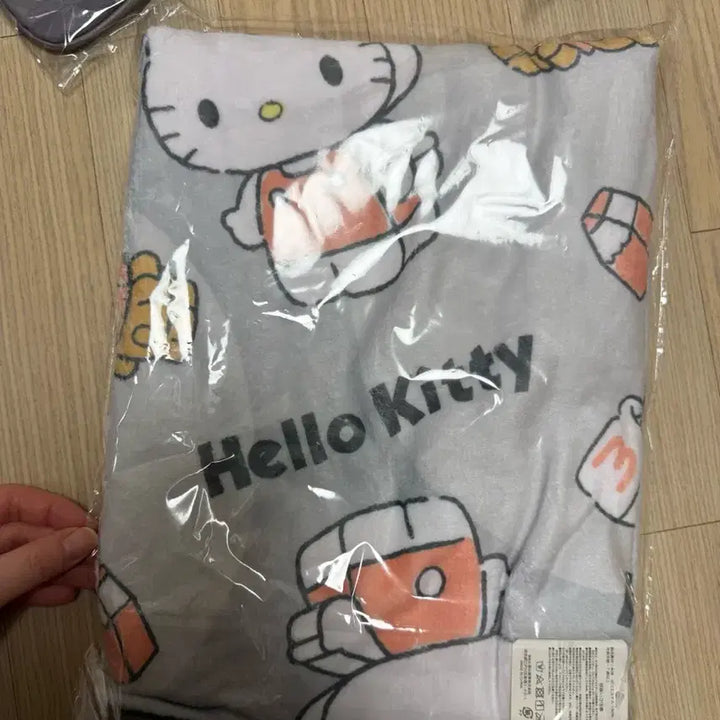 [BUNJANG] Sanrio Hello Kitty Limited Edition Bag Set / 산리오 헬로키티 한정판 가방세트