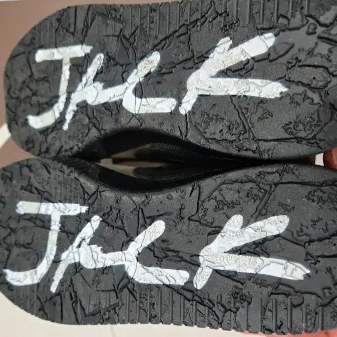 [SOLD OUT] 조던 x 트래비스 스캇 점프맨 블랙 다크모카 270사이즈