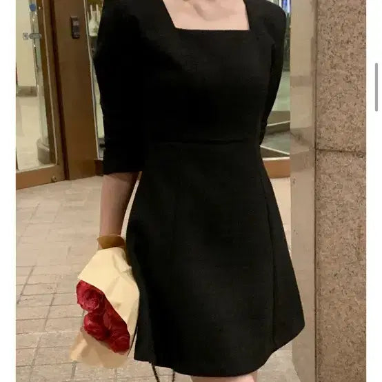 [BUNJANG] Attrangs Twist Square Neck Mini Dress / 아뜨랑스 트위스 스퀘어넥 원피스