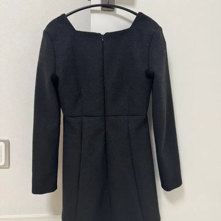 [BUNJANG] Attrangs Twist Square Neck Mini Dress / 아뜨랑스 트위스 스퀘어넥 원피스