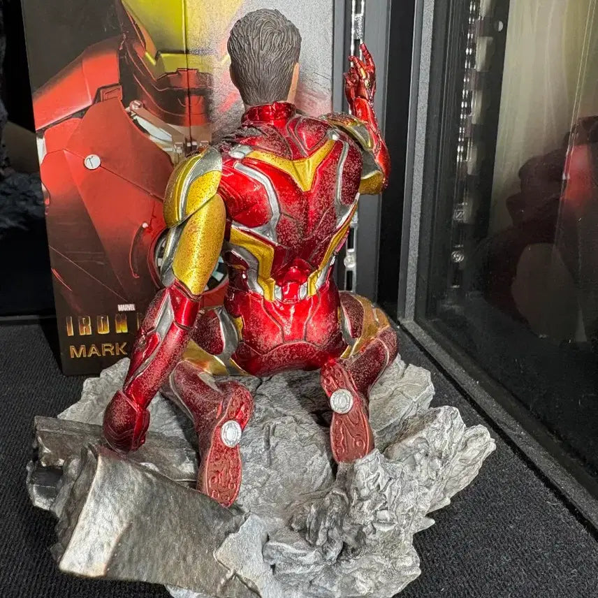 [BUNJANG] Iron Studios Endgame Iron Man Figure / 앤드게임 아이언맨 핑거스냅(아이언스튜디오) 피규어