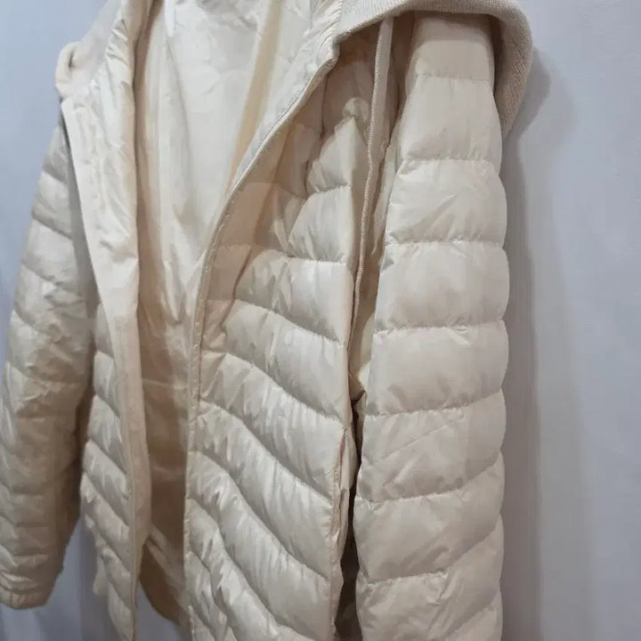 [BUNJANG] Time Ivory Hooded Lightweight Padded Jacket / (정품)타임 아이보리 후드 여성 경량 패딩