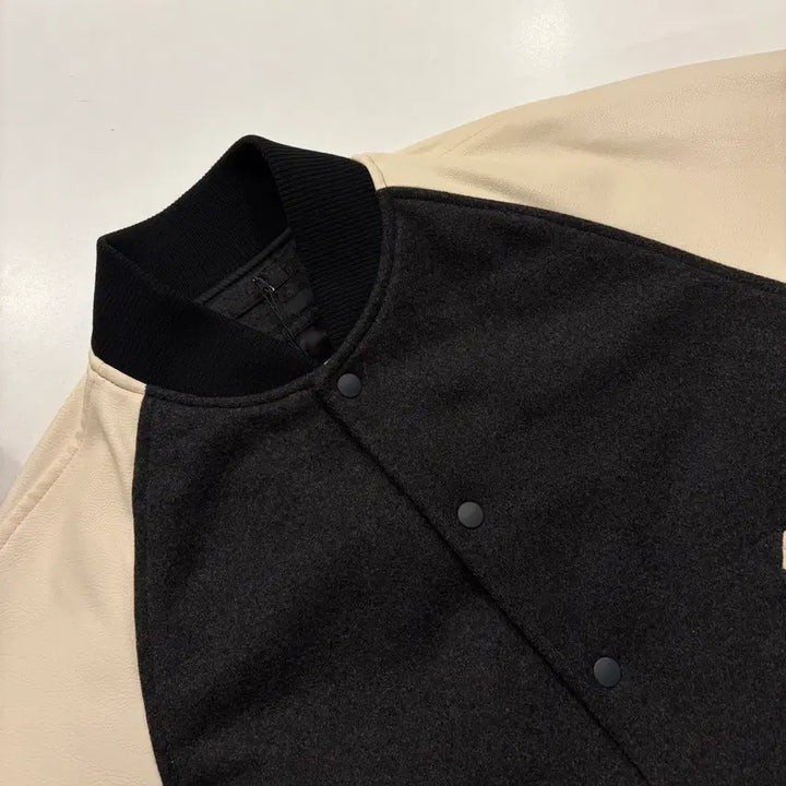 [BUNJANG] Uniqlo Leather Sleeve Stadium Varsity Jacket / [M] 유니클로 레더 소매 스타디움 바시티 자켓 D160
