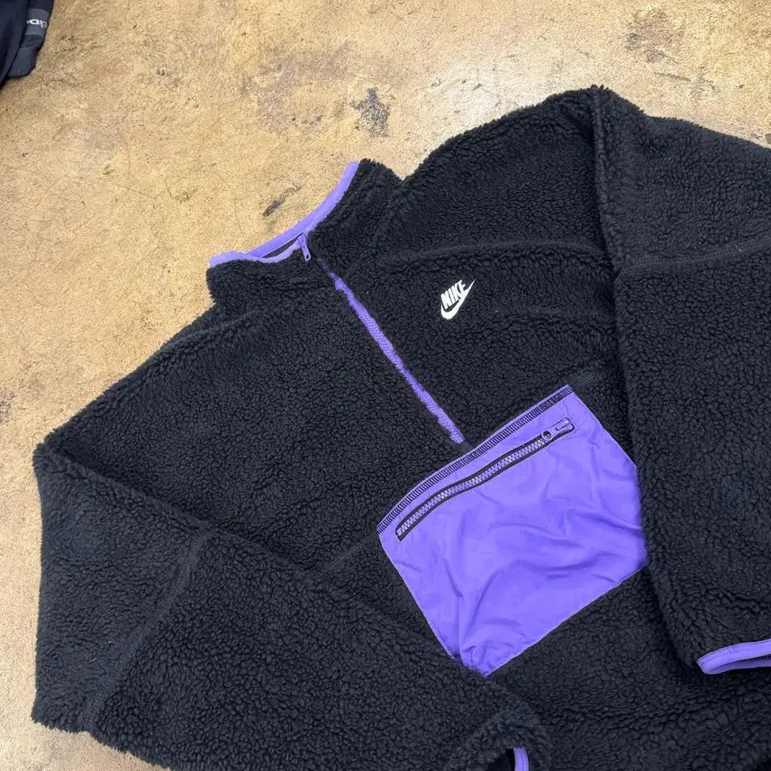 [BUNJANG] Nike Fleece Jacket with Purple Accents / [정품/M] 나이키 블랙 뽀글이 플리스 퍼플 포인트