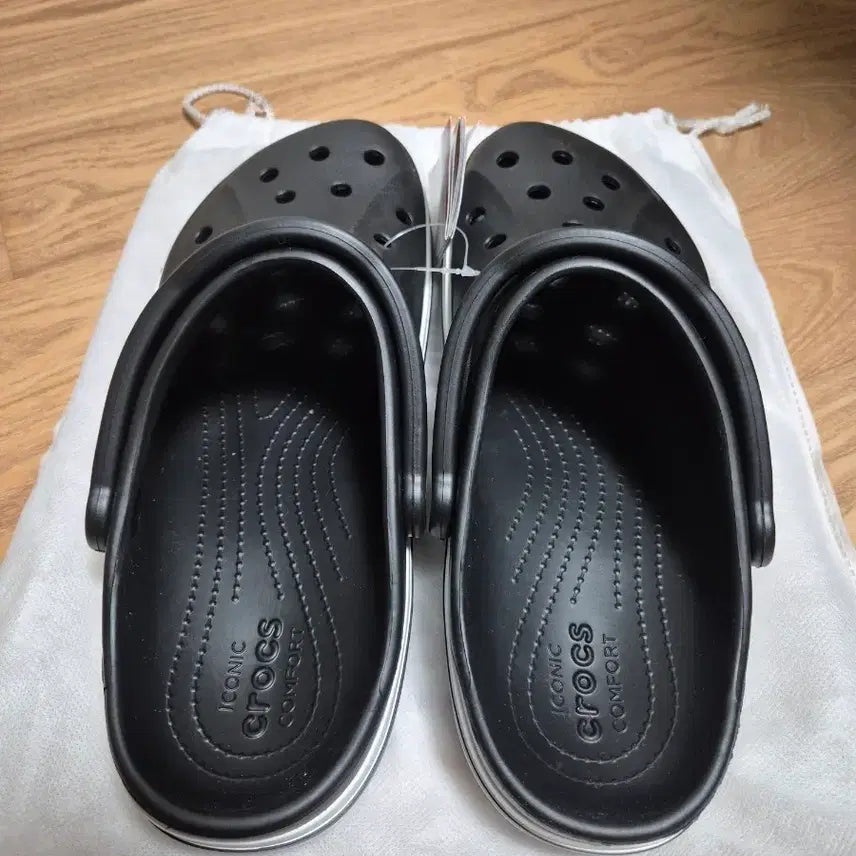 [SOLD OUT] 크록스 검정색 샌들 새상품
