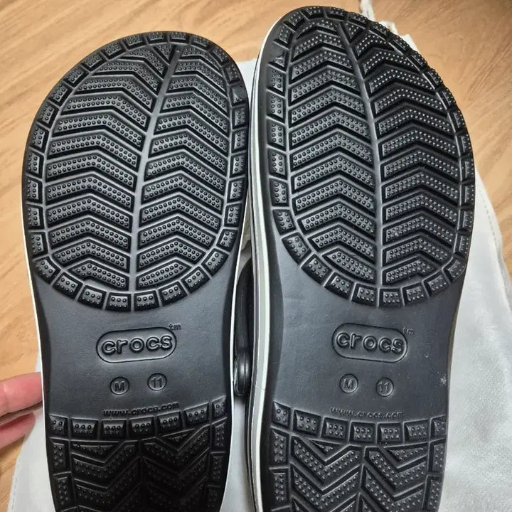 [SOLD OUT] 크록스 검정색 샌들 새상품