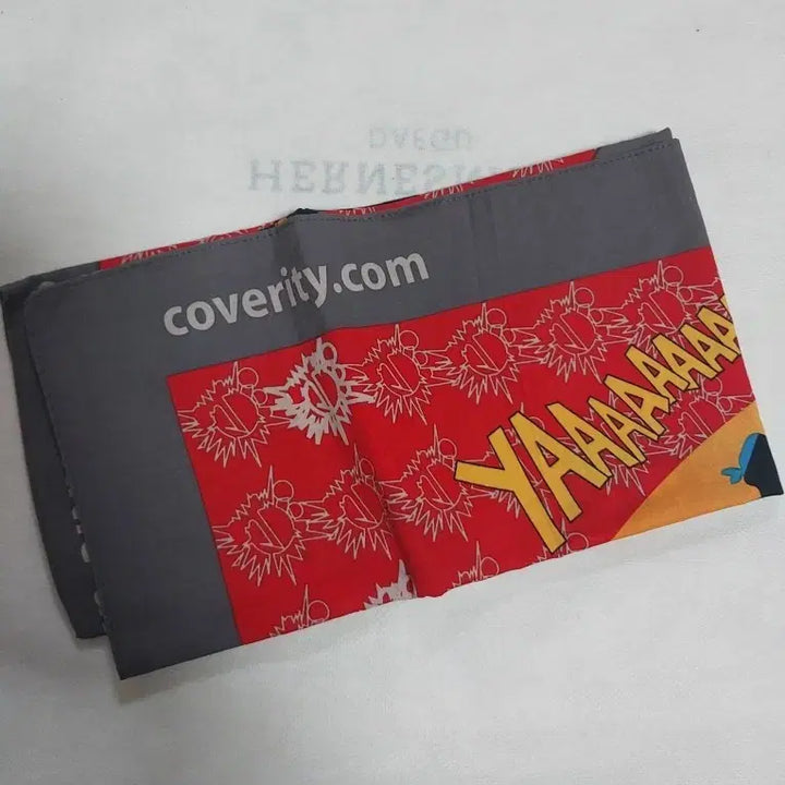 [BUNJANG] Code Static Red Pattern Scarf Handkerchief / 코드스테틱 레드 패턴 스카프 손수건