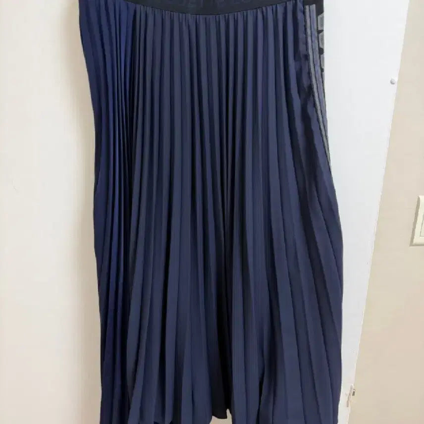 [BUNJANG] Lucky Chouette Navy Pleated Skirt / 럭키슈에뜨 네이비 플리츠 스커트/38