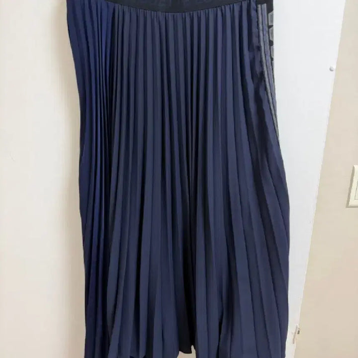 [BUNJANG] Lucky Chouette Navy Pleated Skirt / 럭키슈에뜨 네이비 플리츠 스커트/38