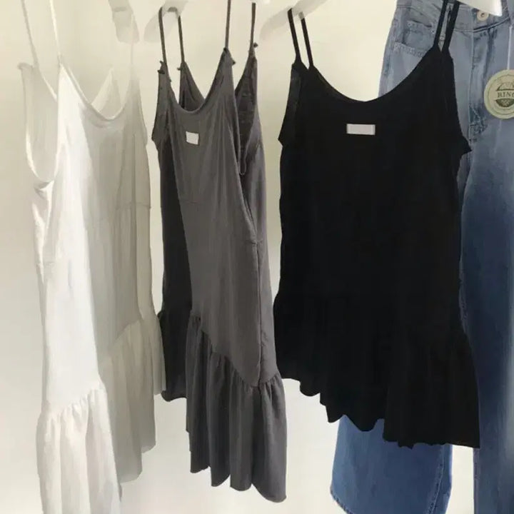 [BUNJANG] We Are Dewil Tank Top - Black / 위아 나시 / 드윌 나시 - 블랙