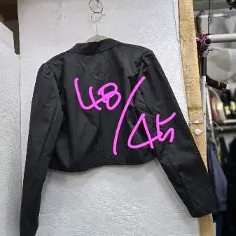 [BUNJANG] Black Crop Jacket with Gold Buttons / 크롭 블랙 자켓 금장 버튼