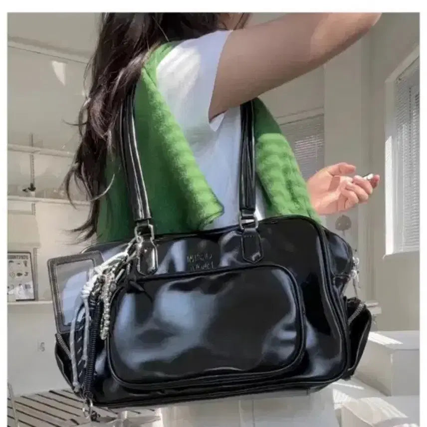 [BUNJANG] Glossy Bag Shoulder Tote Bag / 글로시백 숄터 토트백