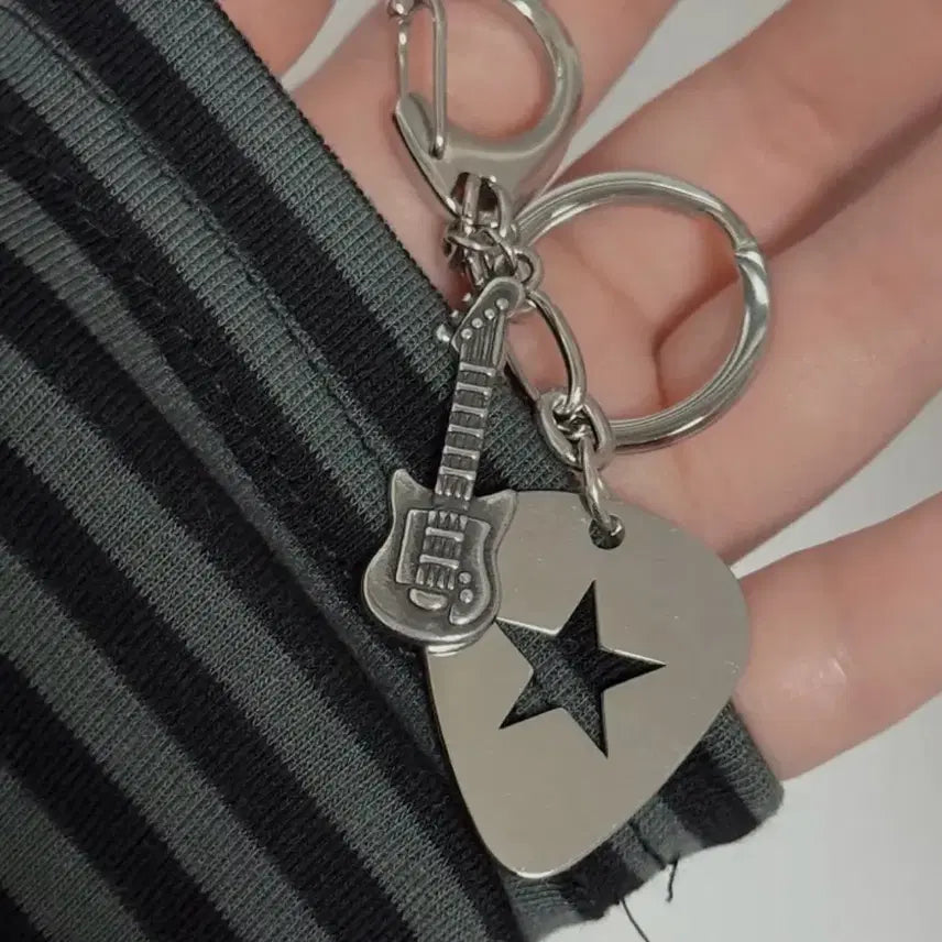 [BUNJANG] Ablie Y2K Rockstar Guitar Pick Keychain / 에이블리 y2k 락스타 기타 피크 키링