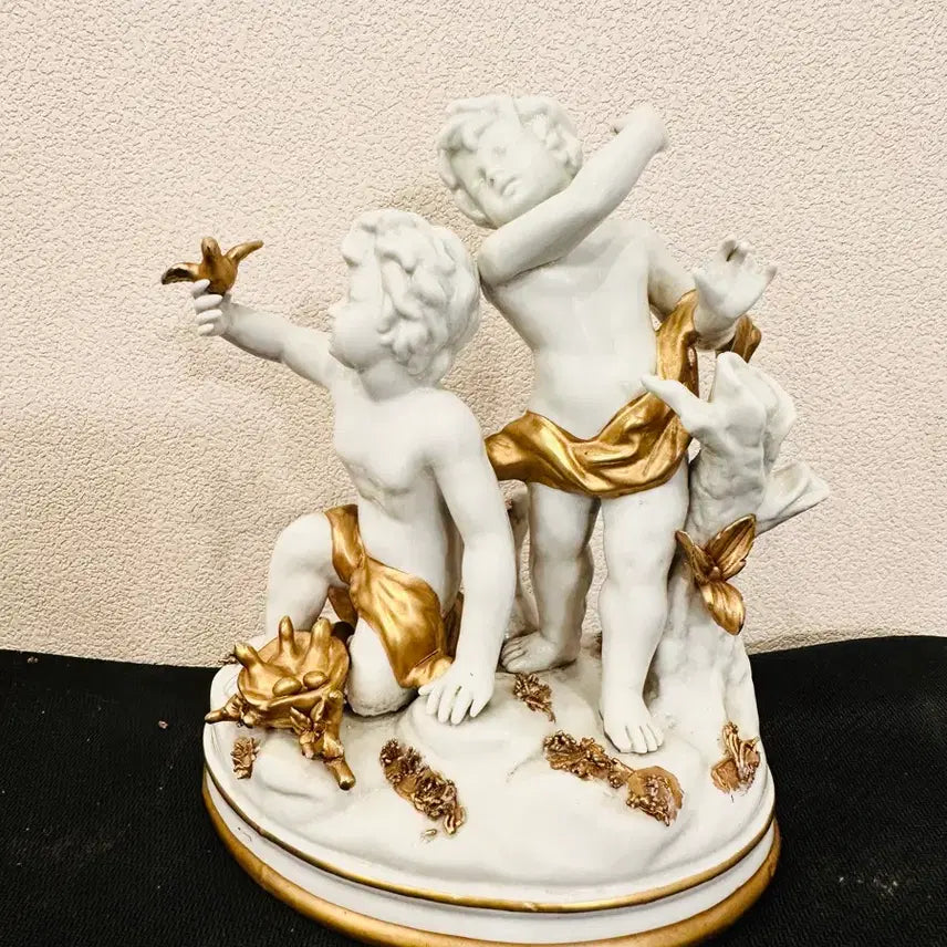 [BUNJANG] Neoclassical Putti Porcelain Sculpture / 신고전주의 퍼티 도자기 조각상 [앤틱 유럽 골동 장식품]