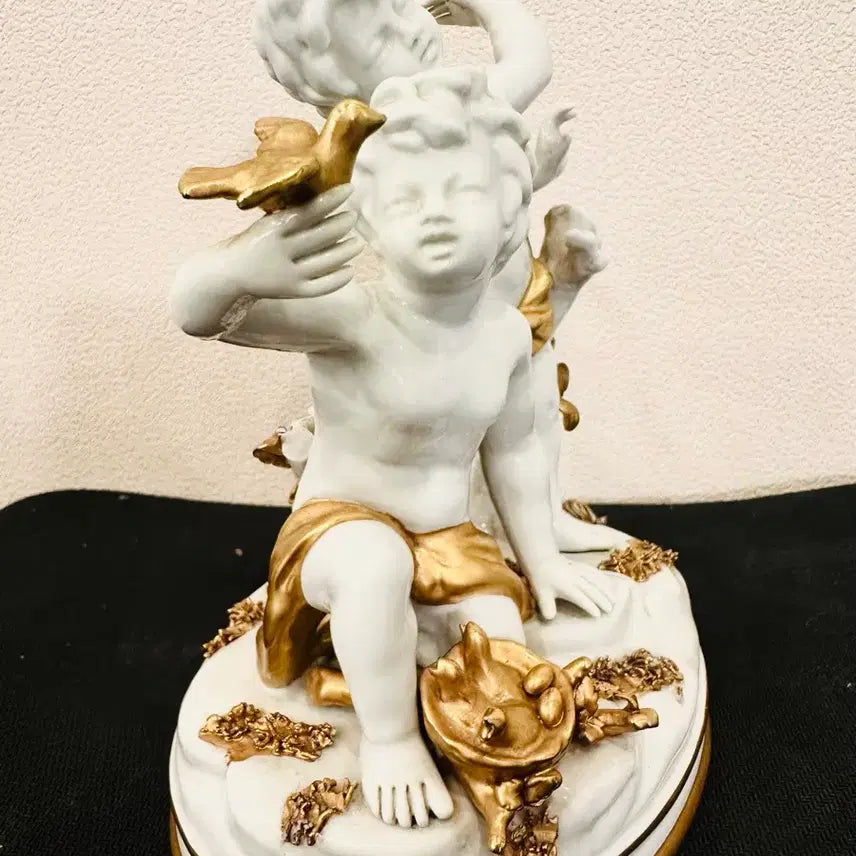 [BUNJANG] Neoclassical Putti Porcelain Sculpture / 신고전주의 퍼티 도자기 조각상 [앤틱 유럽 골동 장식품]