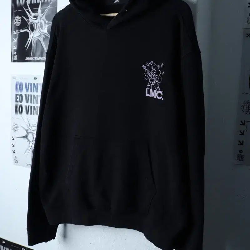 [BUNJANG] LMC Hooded T-shirt Back Print Black / (XL-2XL) 엘엠씨 후드티셔츠 백프린팅 블랙 키치 라벤더-177C4