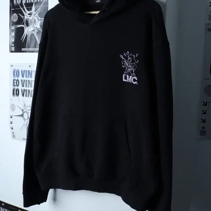 [BUNJANG] LMC Hooded T-shirt Back Print Black / (XL-2XL) 엘엠씨 후드티셔츠 백프린팅 블랙 키치 라벤더-177C4