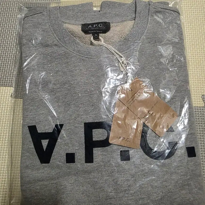 [BUNJANG] A.P.C. Logo Sweatshirt XL / A.P.C. 로고 맨투맨 XL 새상품 그레이 네이비