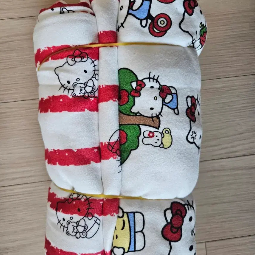 [BUNJANG] Sanrio Hello Kitty Homewear Pajamas / 산리오 헬로키티 홈웨어 잠옷 새상품