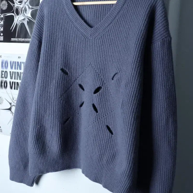 [BUNJANG] W(F) MoonSun Blue Punching Knit Heavy Wool Sweater / W(F) 문선 니트 펀칭 블루 유니크 헤비울-177F0