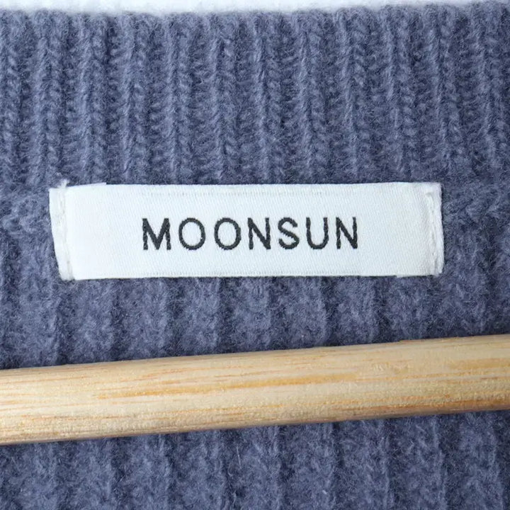 [BUNJANG] W(F) MoonSun Blue Punching Knit Heavy Wool Sweater / W(F) 문선 니트 펀칭 블루 유니크 헤비울-177F0