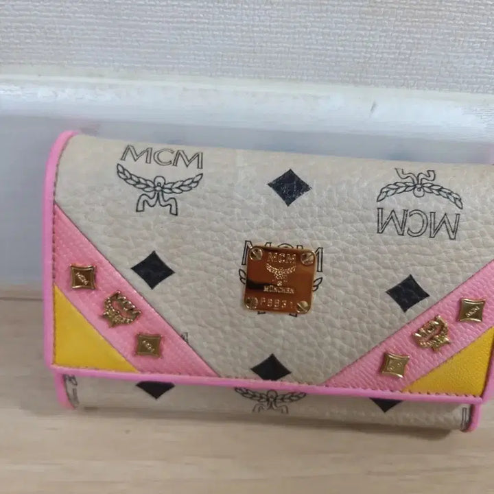 [SOLD OUT] MCM 반지갑 카드지갑 여성 지갑
