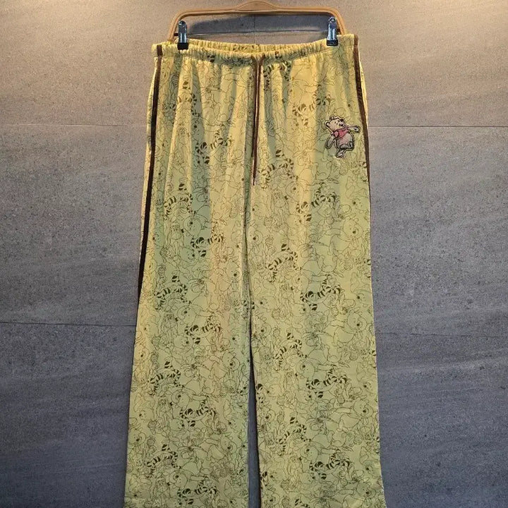[BUNJANG] Disney Winnie the Pooh Training Pants / 디즈니정품. 곰돌이 푸. 트레이닝 팬츠. 미착.