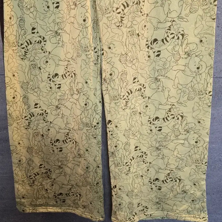 [BUNJANG] Disney Winnie the Pooh Training Pants / 디즈니정품. 곰돌이 푸. 트레이닝 팬츠. 미착.