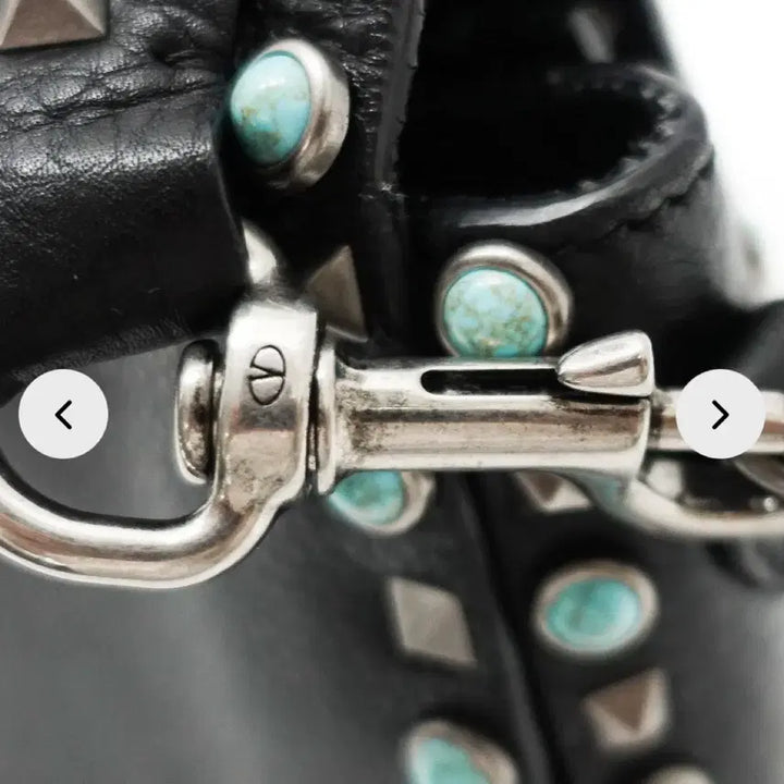 [BUNJANG] Valentino Garavani Rockstud Rolling Guitar Strap Crossbody Bag / 발렌티노 가라바니,락스터드 롤링기타스트랩 크로스