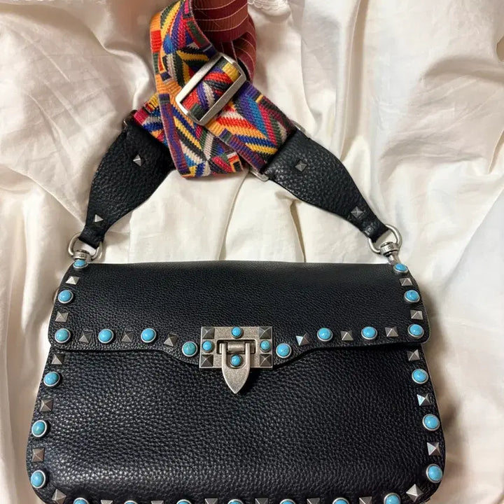 [BUNJANG] Valentino Garavani Rockstud Rolling Guitar Strap Crossbody Bag / 발렌티노 가라바니,락스터드 롤링기타스트랩 크로스