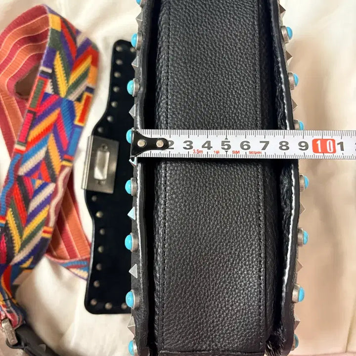 [BUNJANG] Valentino Garavani Rockstud Rolling Guitar Strap Crossbody Bag / 발렌티노 가라바니,락스터드 롤링기타스트랩 크로스