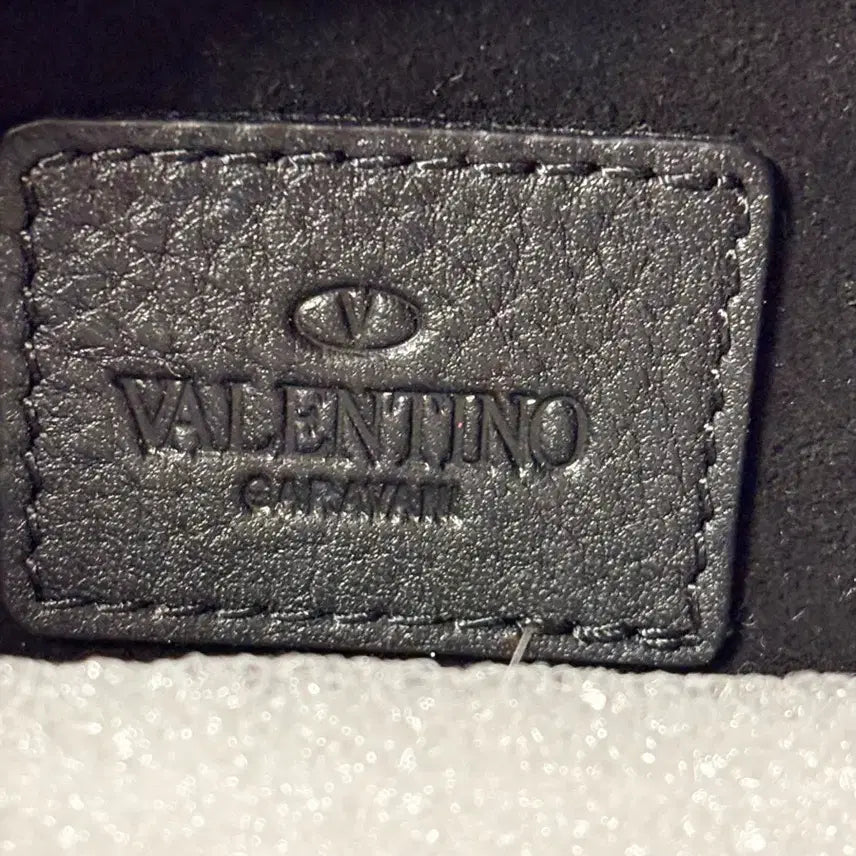 [BUNJANG] Valentino Garavani Rockstud Rolling Guitar Strap Crossbody Bag / 발렌티노 가라바니,락스터드 롤링기타스트랩 크로스